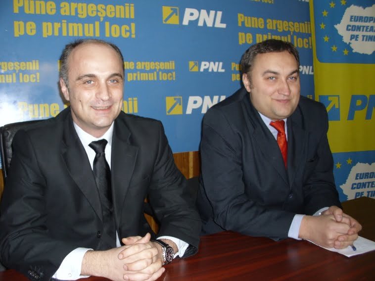 Perianu şi unul dintre vicepreşedinţi, Tiberiu Avramescu