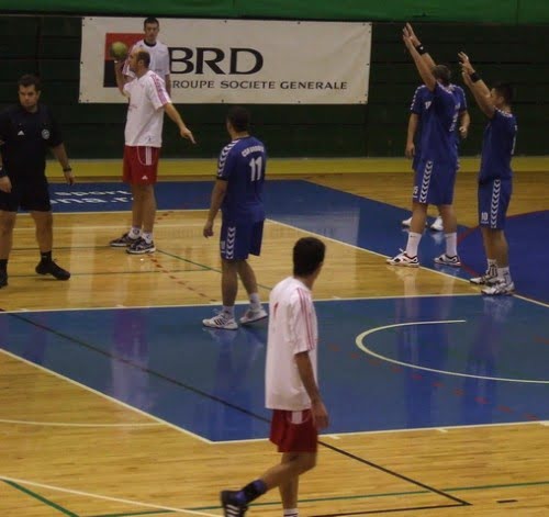 handbaloradea01-500x471