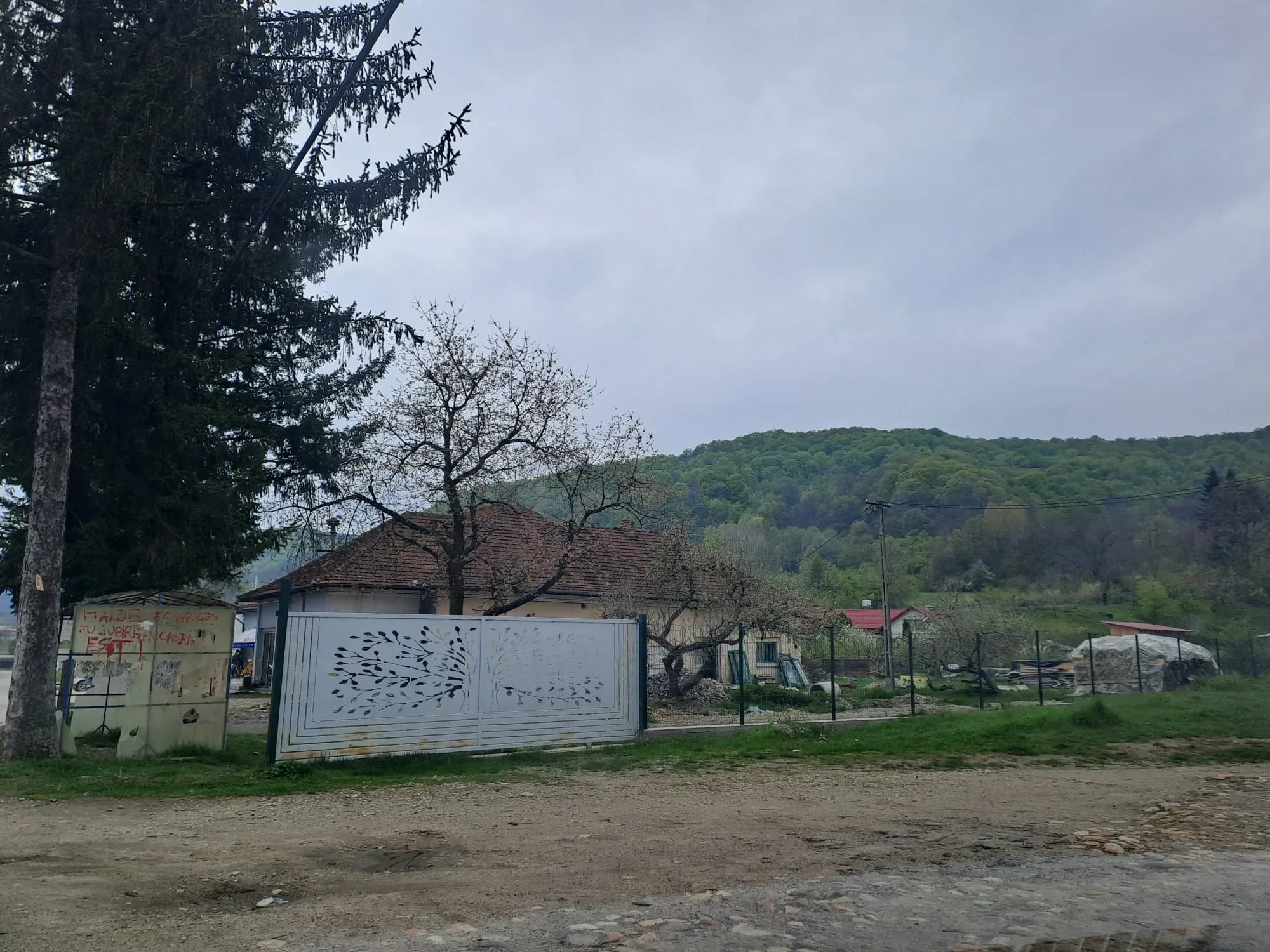 Caz penal la Mălureni! Teren din domeniu public, făcut cadou de fostul ...